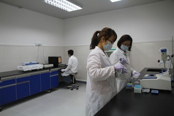 参观丽水中天华康亲子鉴定中心实验室 29